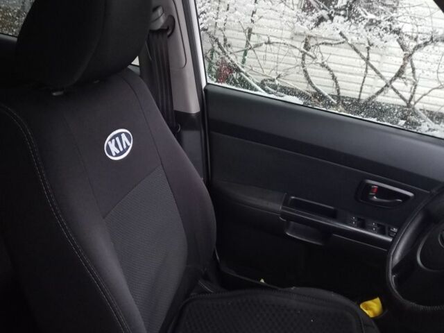 Белый Киа Soul, объемом двигателя 1.6 л и пробегом 220 тыс. км за 8000 $, фото 3 на Automoto.ua