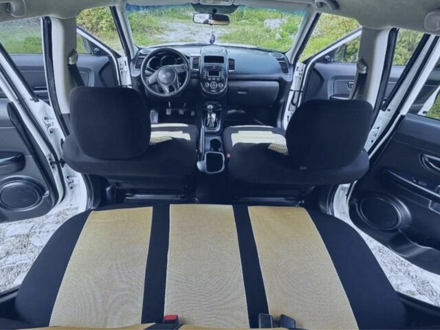 Белый Киа Soul, объемом двигателя 1.6 л и пробегом 168 тыс. км за 6500 $, фото 2 на Automoto.ua