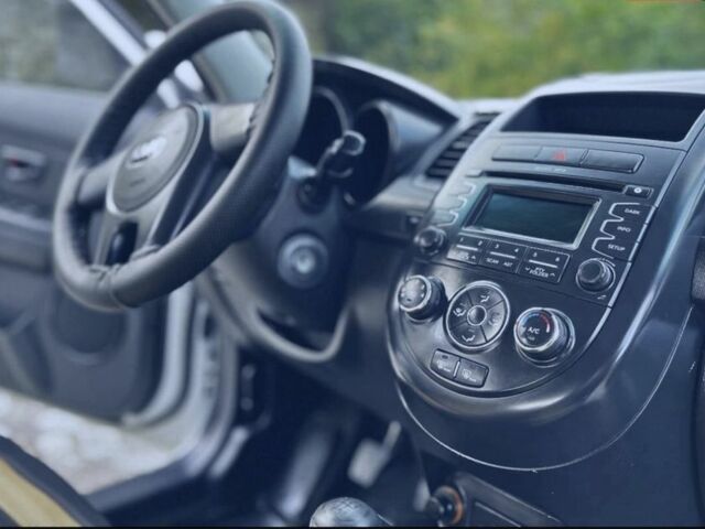 Белый Киа Soul, объемом двигателя 1.6 л и пробегом 168 тыс. км за 6500 $, фото 6 на Automoto.ua