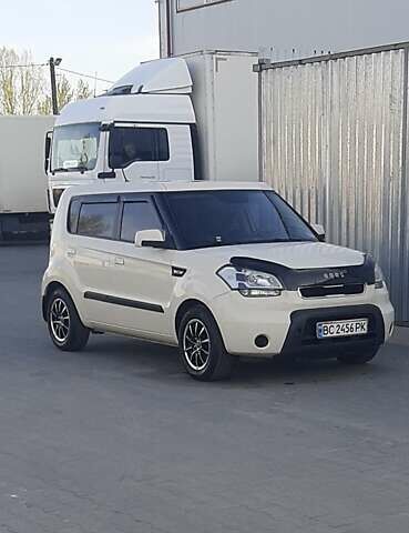 Кіа Soul 2009 у Львові на Automoto.ua Білий Кіа Soul, об'ємом двигуна 1.6 л та пробігом 203 тис. км за 6000 $, фото 1 на Automoto.ua