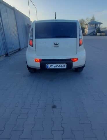 Кіа Soul 2009 у Львові на Automoto.ua Білий Кіа Soul, об'ємом двигуна 1.6 л та пробігом 203 тис. км за 6000 $, фото 8 на Automoto.ua