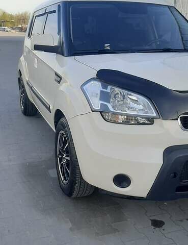 Кіа Soul 2009 у Львові на Automoto.ua Білий Кіа Soul, об'ємом двигуна 1.6 л та пробігом 203 тис. км за 6000 $, фото 3 на Automoto.ua