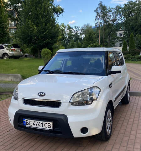 Белый Киа Soul, объемом двигателя 1.6 л и пробегом 203 тыс. км за 7500 $, фото 6 на Automoto.ua
