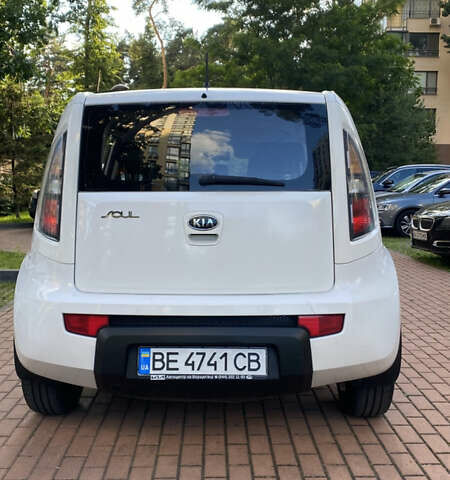 Белый Киа Soul, объемом двигателя 1.6 л и пробегом 203 тыс. км за 7500 $, фото 17 на Automoto.ua