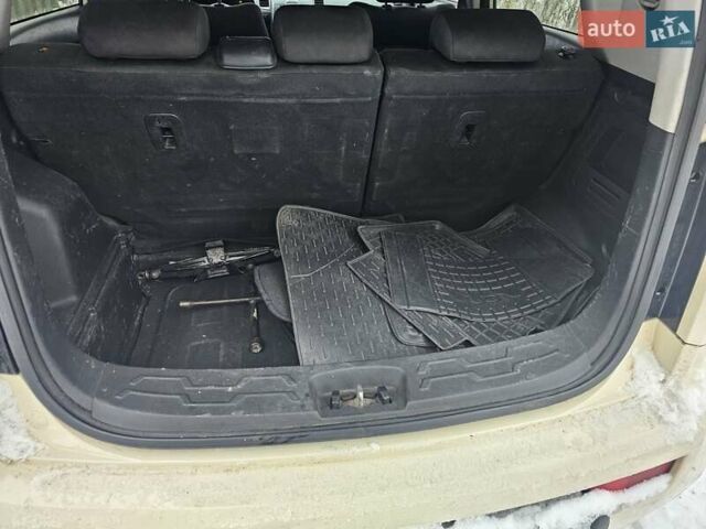 Білий Кіа Soul, об'ємом двигуна 1.59 л та пробігом 221 тис. км за 6200 $, фото 3 на Automoto.ua