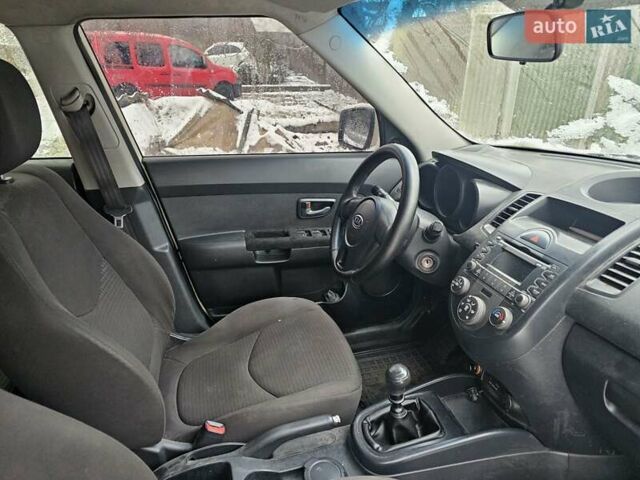 Білий Кіа Soul, об'ємом двигуна 1.59 л та пробігом 221 тис. км за 6200 $, фото 7 на Automoto.ua