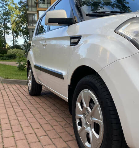 Белый Киа Soul, объемом двигателя 1.6 л и пробегом 203 тыс. км за 7500 $, фото 33 на Automoto.ua