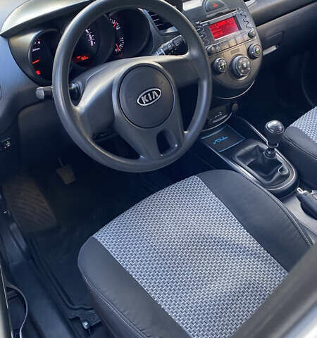 Белый Киа Soul, объемом двигателя 1.6 л и пробегом 203 тыс. км за 7500 $, фото 26 на Automoto.ua