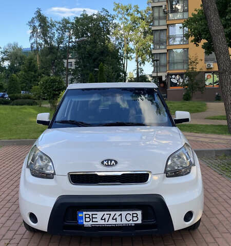 Белый Киа Soul, объемом двигателя 1.6 л и пробегом 203 тыс. км за 7500 $, фото 5 на Automoto.ua