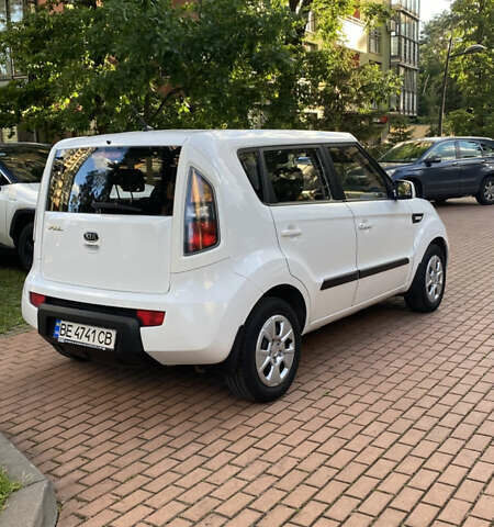 Белый Киа Soul, объемом двигателя 1.6 л и пробегом 203 тыс. км за 7500 $, фото 12 на Automoto.ua