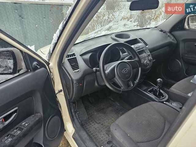 Білий Кіа Soul, об'ємом двигуна 1.59 л та пробігом 221 тис. км за 6200 $, фото 1 на Automoto.ua