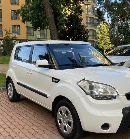 Белый Киа Soul, объемом двигателя 1.6 л и пробегом 203 тыс. км за 7500 $, фото 35 на Automoto.ua