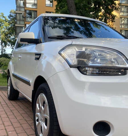 Белый Киа Soul, объемом двигателя 1.6 л и пробегом 203 тыс. км за 7500 $, фото 41 на Automoto.ua