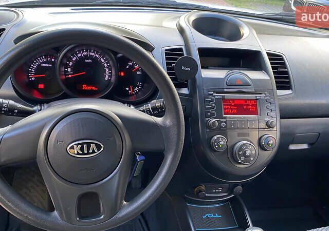 Белый Киа Soul, объемом двигателя 1.6 л и пробегом 203 тыс. км за 7500 $, фото 27 на Automoto.ua