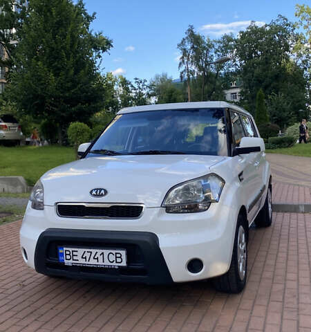 Белый Киа Soul, объемом двигателя 1.6 л и пробегом 203 тыс. км за 7500 $, фото 4 на Automoto.ua