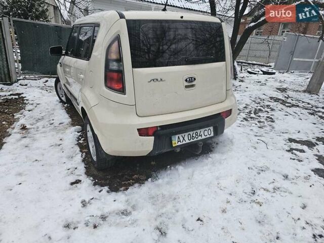 Білий Кіа Soul, об'ємом двигуна 1.59 л та пробігом 221 тис. км за 6200 $, фото 10 на Automoto.ua