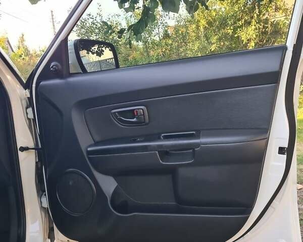 Білий Кіа Soul, об'ємом двигуна 1.6 л та пробігом 173 тис. км за 7350 $, фото 15 на Automoto.ua
