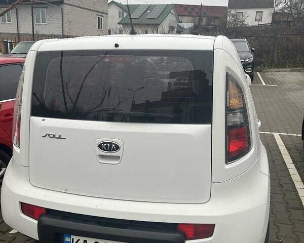 Белый Киа Soul, объемом двигателя 1.6 л и пробегом 190 тыс. км за 6800 $, фото 3 на Automoto.ua