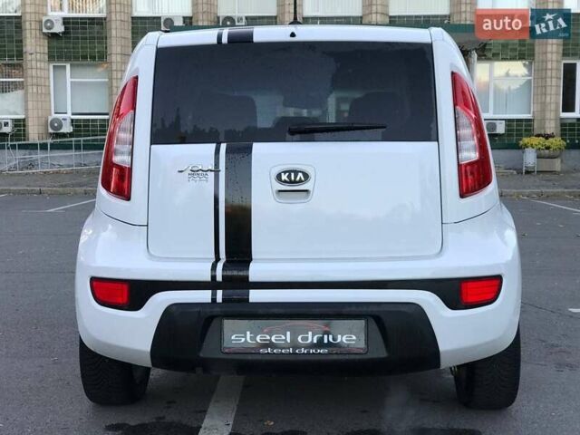 Белый Киа Soul, объемом двигателя 2 л и пробегом 229 тыс. км за 7999 $, фото 5 на Automoto.ua
