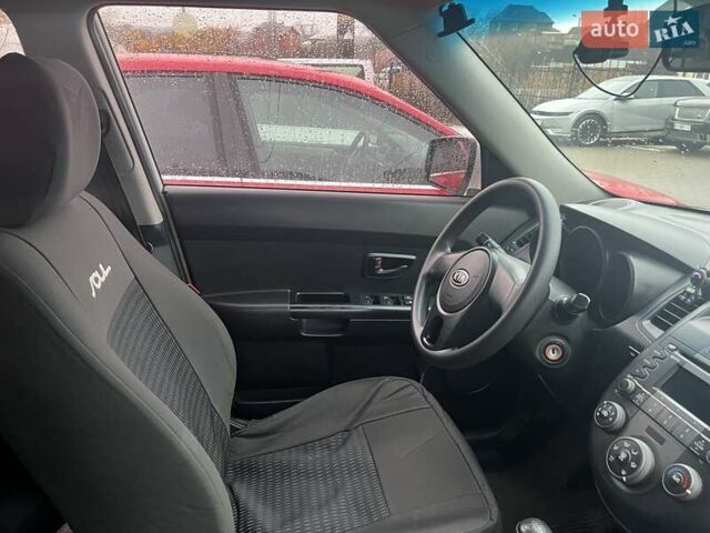 Белый Киа Soul, объемом двигателя 1.6 л и пробегом 190 тыс. км за 6800 $, фото 5 на Automoto.ua