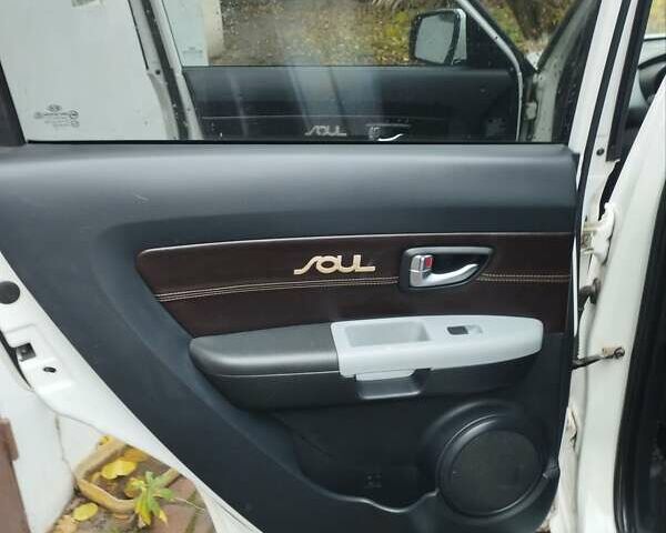 Білий Кіа Soul, об'ємом двигуна 1.6 л та пробігом 192 тис. км за 8300 $, фото 17 на Automoto.ua