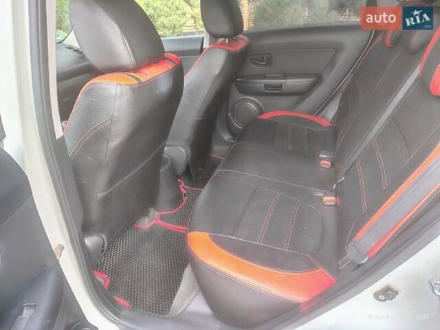 Білий Кіа Soul, об'ємом двигуна 1.59 л та пробігом 177 тис. км за 7300 $, фото 16 на Automoto.ua