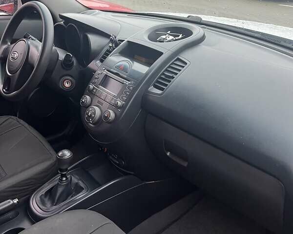 Белый Киа Soul, объемом двигателя 1.6 л и пробегом 190 тыс. км за 6800 $, фото 4 на Automoto.ua