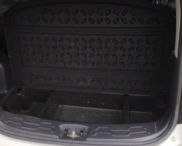 Білий Кіа Soul, об'ємом двигуна 1.6 л та пробігом 192 тис. км за 8300 $, фото 20 на Automoto.ua