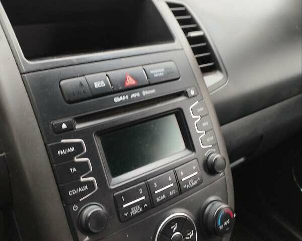 Білий Кіа Soul, об'ємом двигуна 1.6 л та пробігом 192 тис. км за 8300 $, фото 15 на Automoto.ua