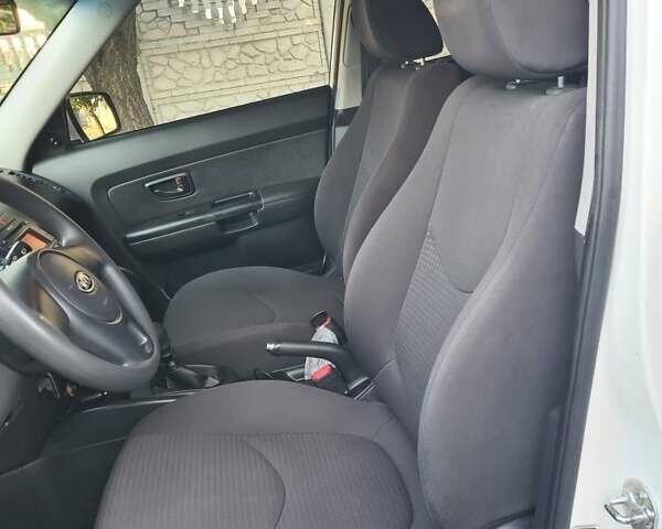 Білий Кіа Soul, об'ємом двигуна 1.6 л та пробігом 173 тис. км за 7350 $, фото 11 на Automoto.ua