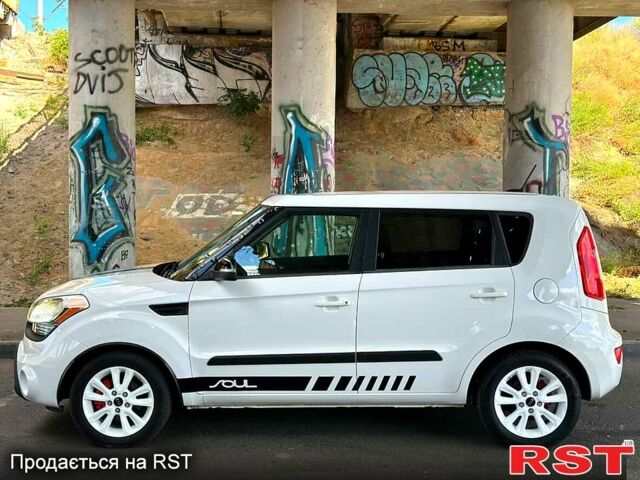 Белый Киа Soul, объемом двигателя 2 л и пробегом 228 тыс. км за 8500 $, фото 1 на Automoto.ua