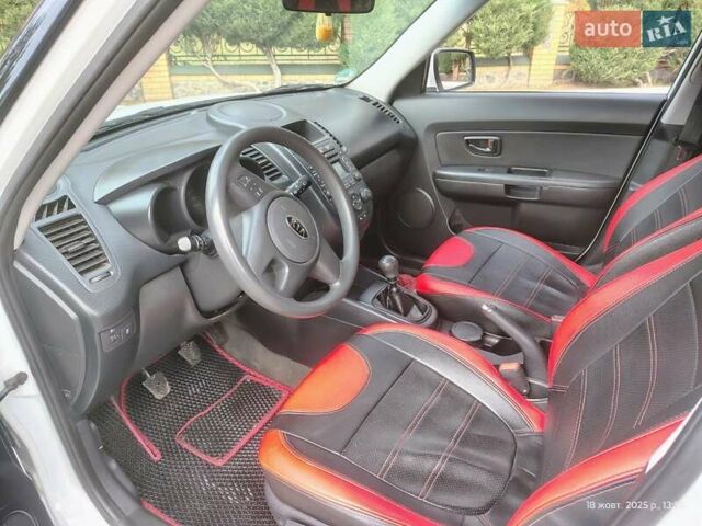 Білий Кіа Soul, об'ємом двигуна 1.59 л та пробігом 177 тис. км за 7300 $, фото 19 на Automoto.ua