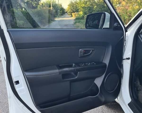 Білий Кіа Soul, об'ємом двигуна 1.6 л та пробігом 173 тис. км за 7350 $, фото 13 на Automoto.ua