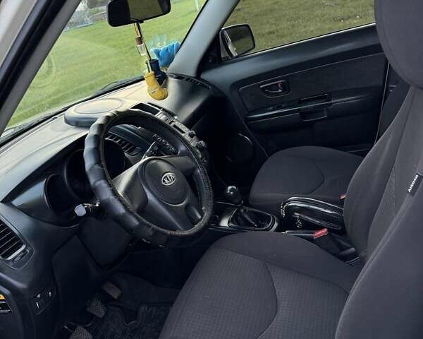Білий Кіа Soul, об'ємом двигуна 1.6 л та пробігом 114 тис. км за 5700 $, фото 2 на Automoto.ua