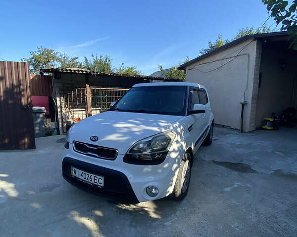Белый Киа Soul, объемом двигателя 1.59 л и пробегом 197 тыс. км за 6500 $, фото 2 на Automoto.ua