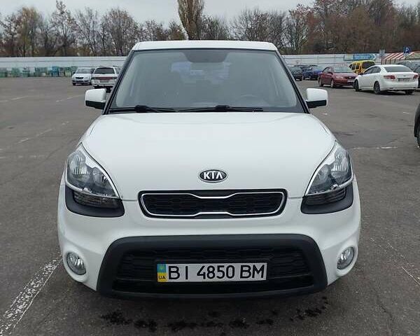 Белый Киа Soul, объемом двигателя 1.6 л и пробегом 150 тыс. км за 9500 $, фото 15 на Automoto.ua
