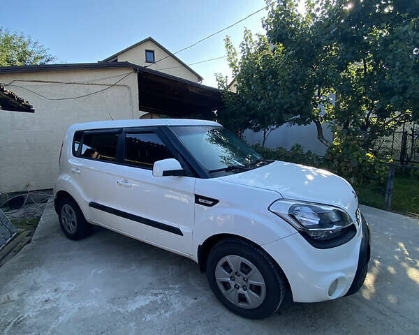Белый Киа Soul, объемом двигателя 1.59 л и пробегом 197 тыс. км за 6500 $, фото 1 на Automoto.ua