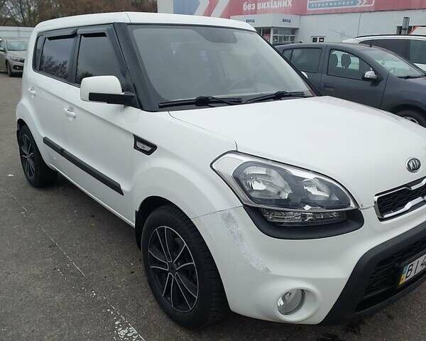 Белый Киа Soul, объемом двигателя 1.6 л и пробегом 150 тыс. км за 9500 $, фото 16 на Automoto.ua