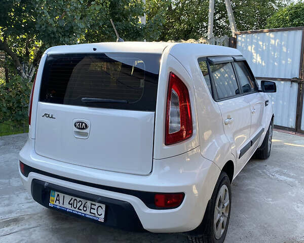 Белый Киа Soul, объемом двигателя 1.59 л и пробегом 197 тыс. км за 6500 $, фото 4 на Automoto.ua