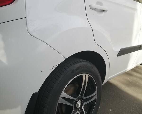 Білий Кіа Soul, об'ємом двигуна 1.59 л та пробігом 269 тис. км за 7500 $, фото 6 на Automoto.ua