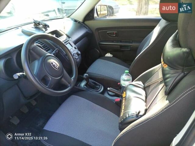 Белый Киа Soul, объемом двигателя 1.59 л и пробегом 128 тыс. км за 7200 $, фото 5 на Automoto.ua