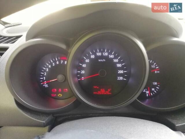 Білий Кіа Soul, об'ємом двигуна 1.59 л та пробігом 269 тис. км за 7500 $, фото 3 на Automoto.ua