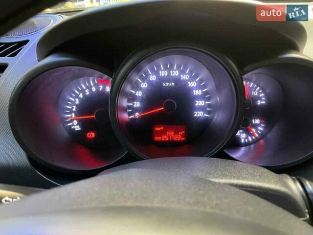 Белый Киа Soul, объемом двигателя 1.59 л и пробегом 251 тыс. км за 7700 $, фото 27 на Automoto.ua