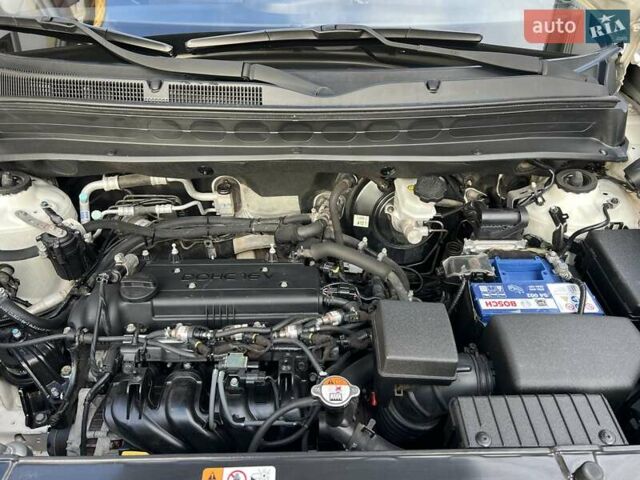 Белый Киа Soul, объемом двигателя 1.6 л и пробегом 95 тыс. км за 7800 $, фото 7 на Automoto.ua