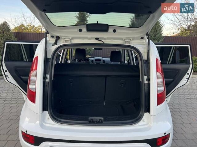 Білий Кіа Soul, об'ємом двигуна 1.6 л та пробігом 95 тис. км за 9700 $, фото 27 на Automoto.ua