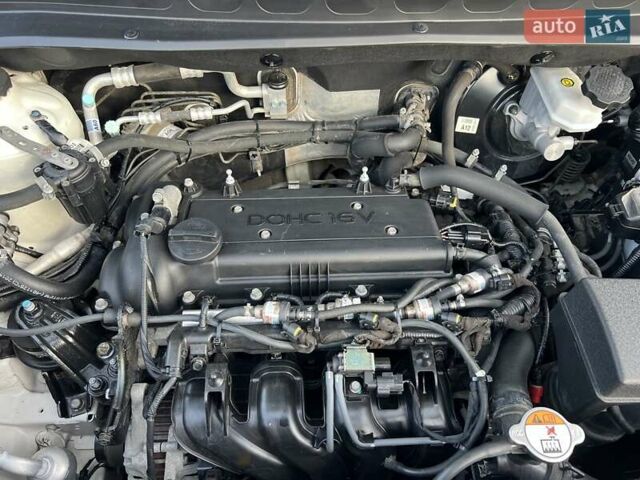 Белый Киа Soul, объемом двигателя 1.6 л и пробегом 95 тыс. км за 9700 $, фото 10 на Automoto.ua