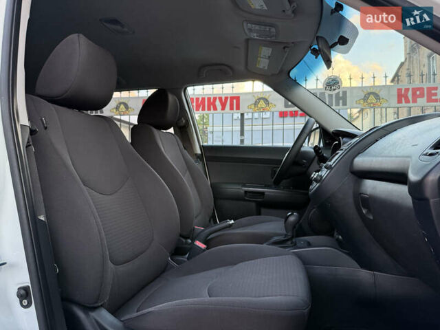 Білий Кіа Soul, об'ємом двигуна 1.59 л та пробігом 128 тис. км за 8499 $, фото 36 на Automoto.ua