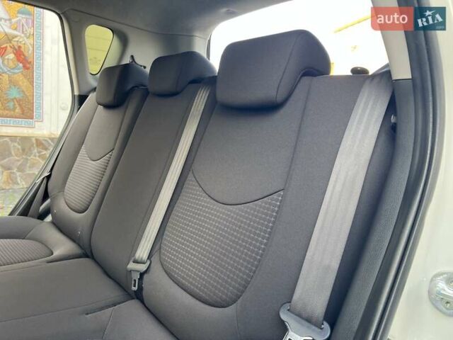 Белый Киа Soul, объемом двигателя 1.6 л и пробегом 95 тыс. км за 7800 $, фото 22 на Automoto.ua