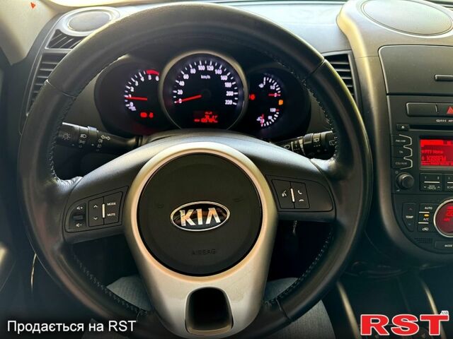 Белый Киа Soul, объемом двигателя 1.6 л и пробегом 104 тыс. км за 7888 $, фото 10 на Automoto.ua