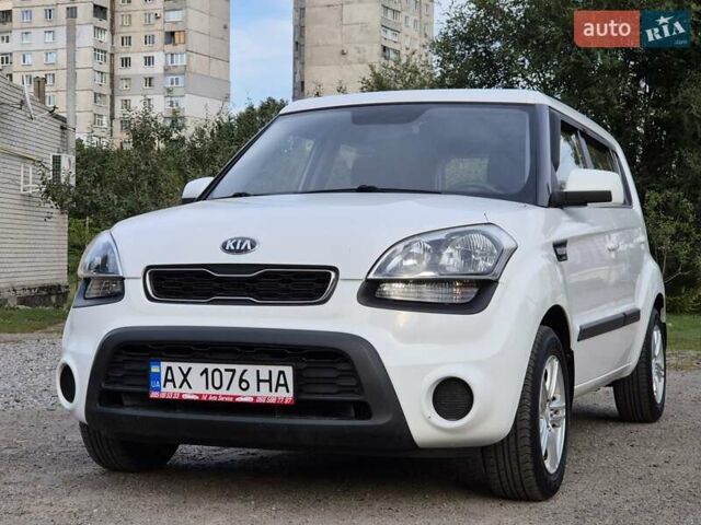Белый Киа Soul, объемом двигателя 1.59 л и пробегом 70 тыс. км за 7500 $, фото 9 на Automoto.ua